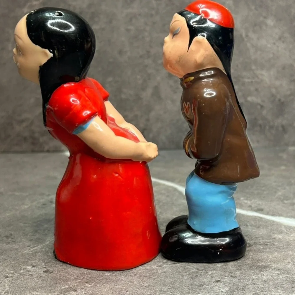 Vintage Kissing Couple Salt and Pepper Shakers Set Japan Ceramic Asian Novelty